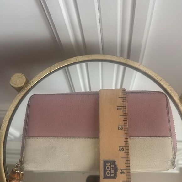 Gucci Vintage Pink and Cream Zip Around‎ Wallet with Bamboo Tassel - Picture 13 of 17